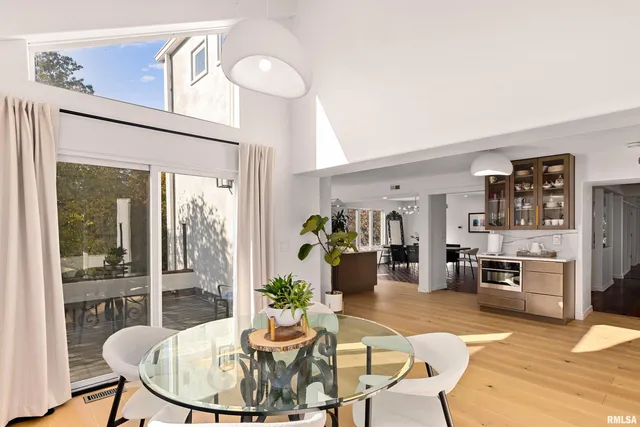 $1,050,000 | 4119 North Grandview Drive, Peoria, IL 61611