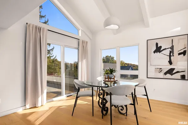 $995,000 | 4119 North Grandview Drive, Peoria, IL 61611