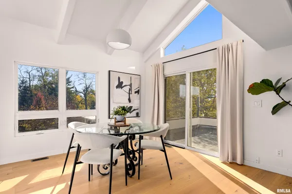 $995,000 | 4119 North Grandview Drive, Peoria, IL 61611