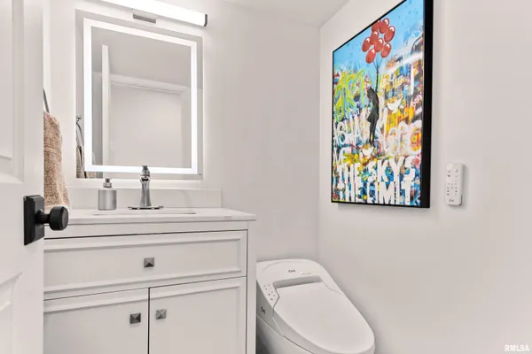 $995,000 | 4119 North Grandview Drive, Peoria, IL 61611