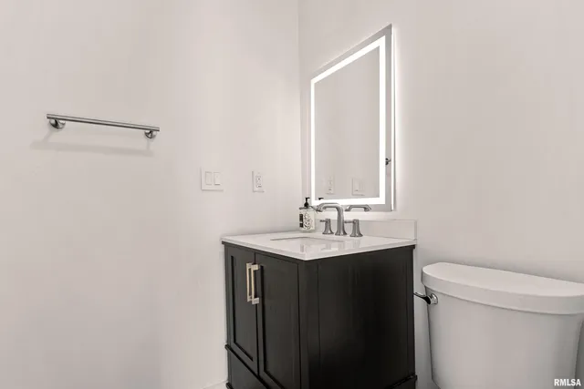 $1,050,000 | 4119 North Grandview Drive, Peoria, IL 61611