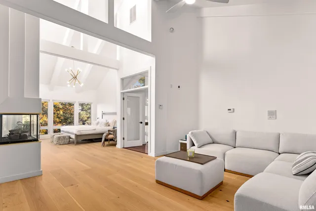 $1,050,000 | 4119 North Grandview Drive, Peoria, IL 61611