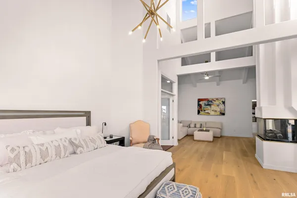 $995,000 | 4119 North Grandview Drive, Peoria, IL 61611