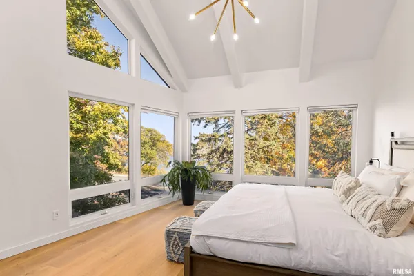 $995,000 | 4119 North Grandview Drive, Peoria, IL 61611