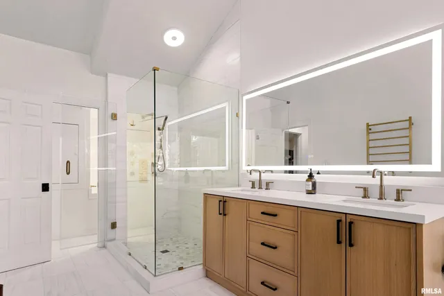 $1,050,000 | 4119 North Grandview Drive, Peoria, IL 61611