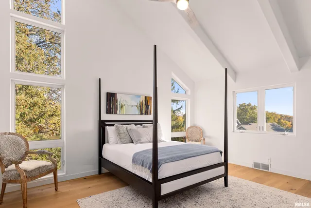 $1,050,000 | 4119 North Grandview Drive, Peoria, IL 61611