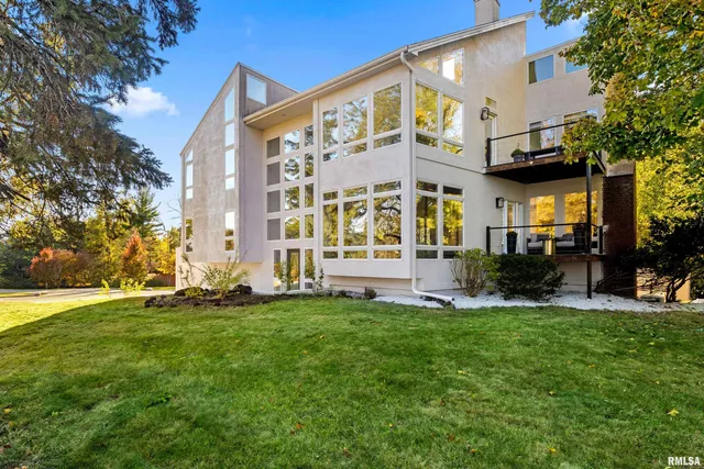 $1,050,000 | 4119 North Grandview Drive, Peoria, IL 61611