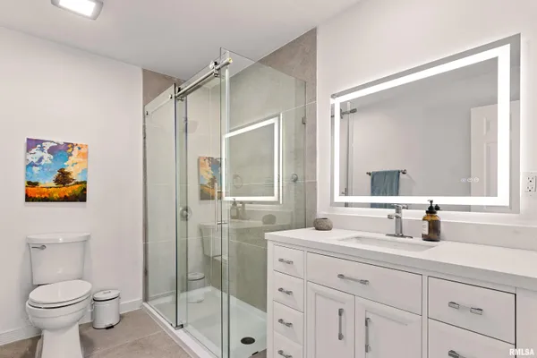 $995,000 | 4119 North Grandview Drive, Peoria, IL 61611