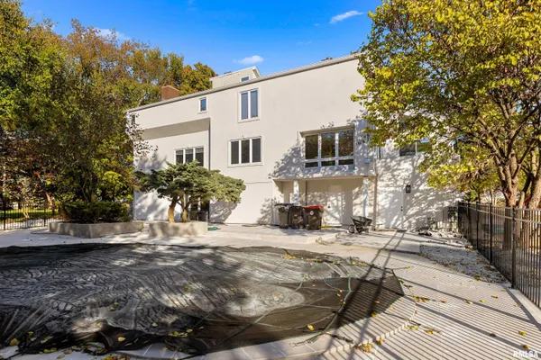 $995,000 | 4119 North Grandview Drive, Peoria, IL 61611