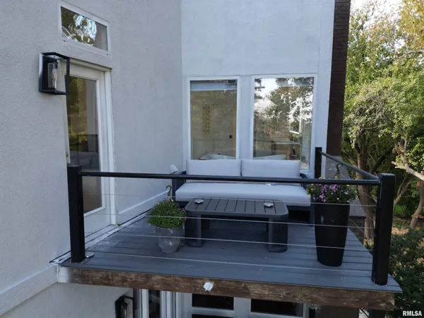 $995,000 | 4119 North Grandview Drive, Peoria, IL 61611