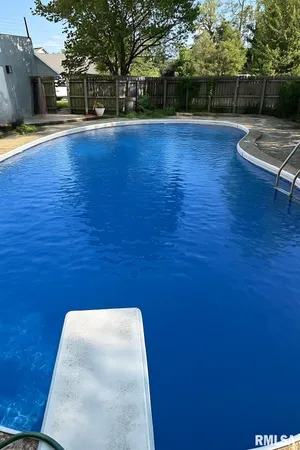 $995,000 | 4119 North Grandview Drive, Peoria, IL 61611