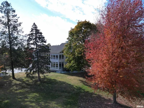 $995,000 | 4119 North Grandview Drive, Peoria, IL 61611