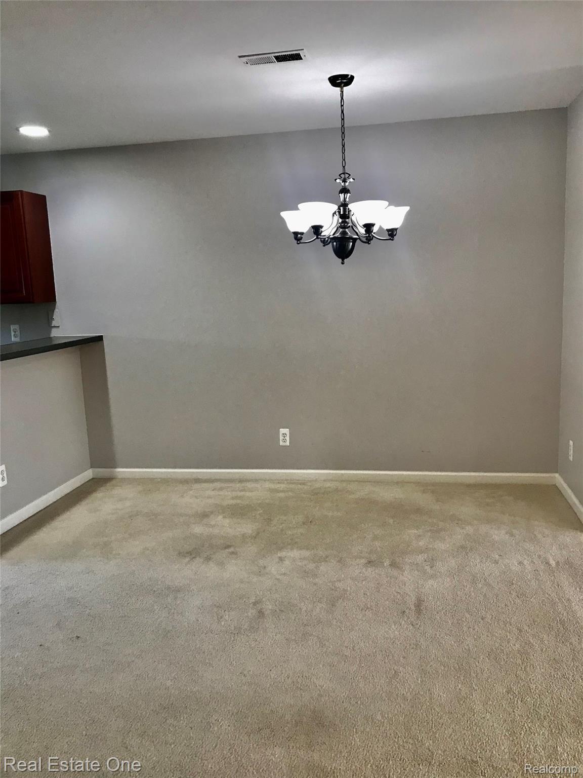 16918 Farmington Road Livonia, MI 48154 - Photo 9 of 21 SPACIOUS EATING AREA