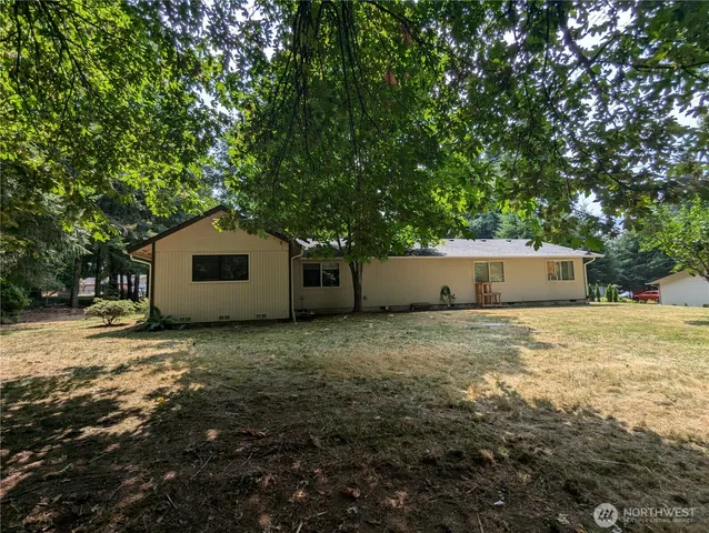 a house view with a outdoor space
