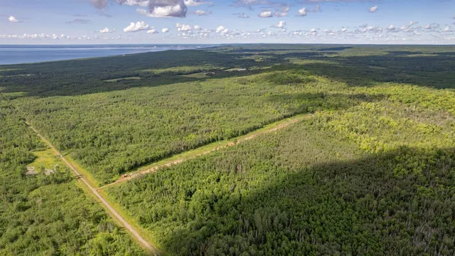 $379,000 | 5577 South Cant Road, Duluth, MN 55804