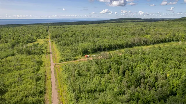 $379,000 | 5577 South Cant Road, Duluth, MN 55804