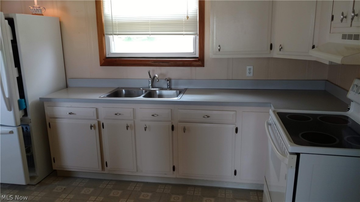 548 Frost Road Streetsboro, OH 44241 - Photo 2 of 5
