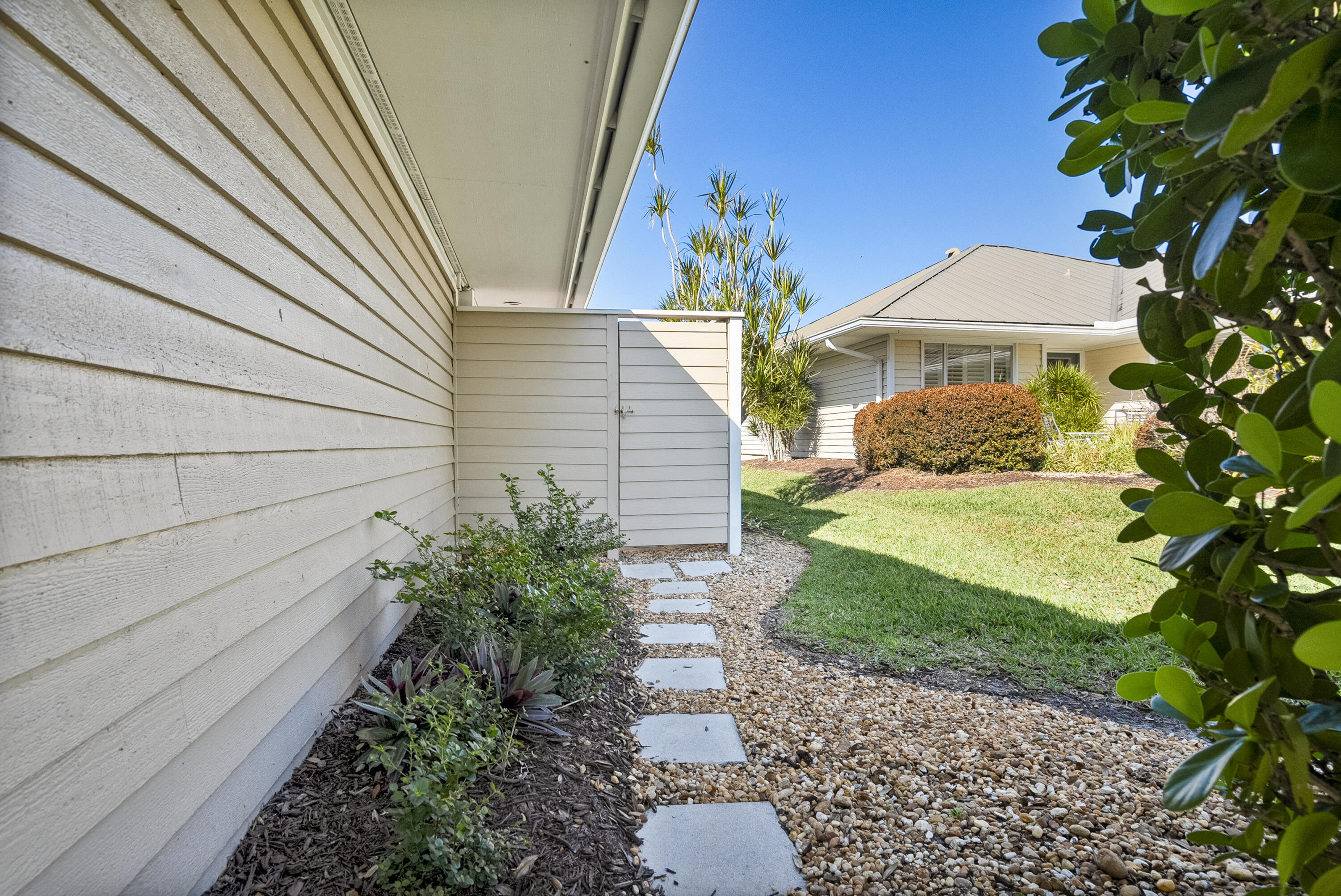 5143 Southeast Club Way Stuart, FL 34997 - Photo 36 of 57 DSC09135