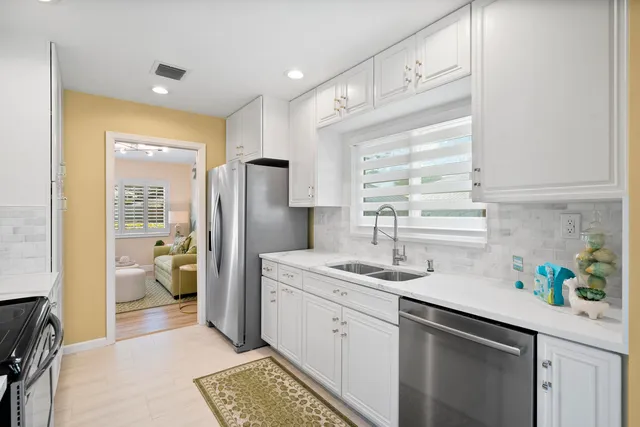 $590,000 | 5143 Southeast Club Way, Stuart, FL 34997