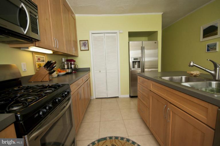 3621 Keswick Road Baltimore, MD 21211 - Photo 13 of 17 Kitchen