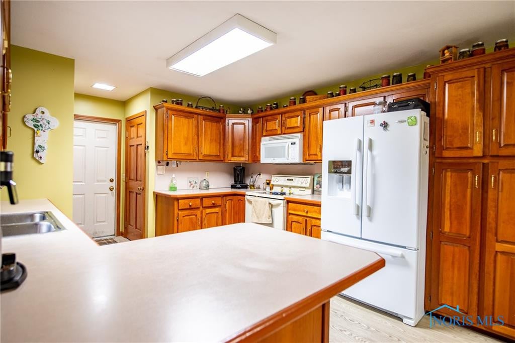 3310 Seaman Road Oregon, OH 43616 - Photo 9 of 32 Gallery Image 9