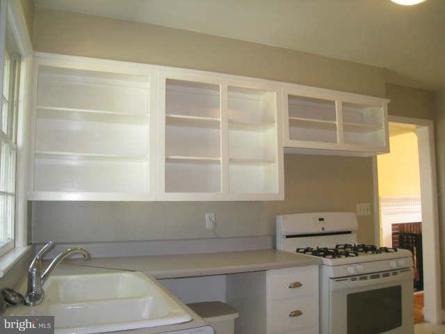 5905 Walton Road Bethesda, MD 20817 - Photo 11 of 30 Kitchen