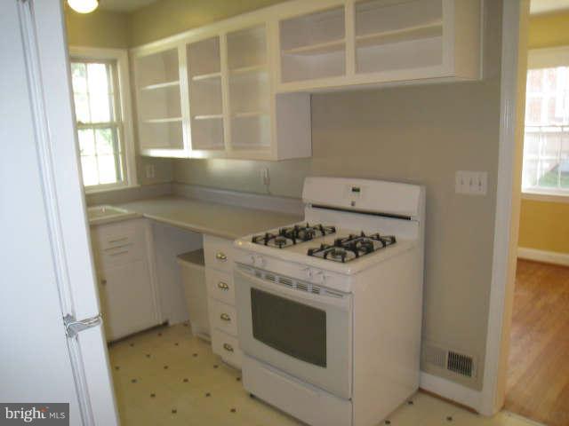 5905 Walton Road Bethesda, MD 20817 - Photo 13 of 30 Kitchen