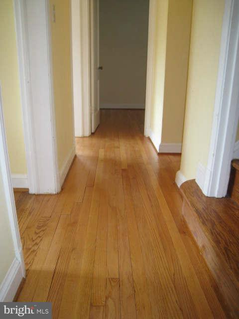 5905 Walton Road Bethesda, MD 20817 - Photo 16 of 30 Interior (General) - Main Level Hall