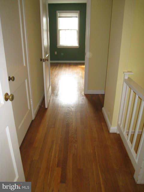 5905 Walton Road Bethesda, MD 20817 - Photo 27 of 30 Interior (General) - Uoper Level Hall