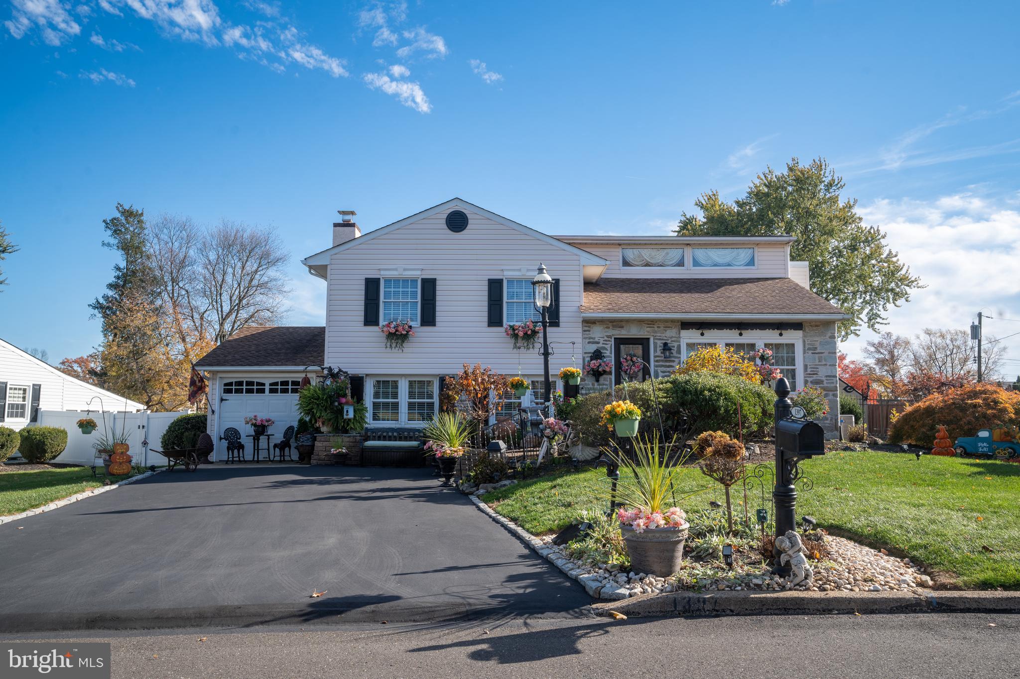 1397 Dennis Road Southampton, PA 18966 - Photo 1 of 28 Gallery Image 1