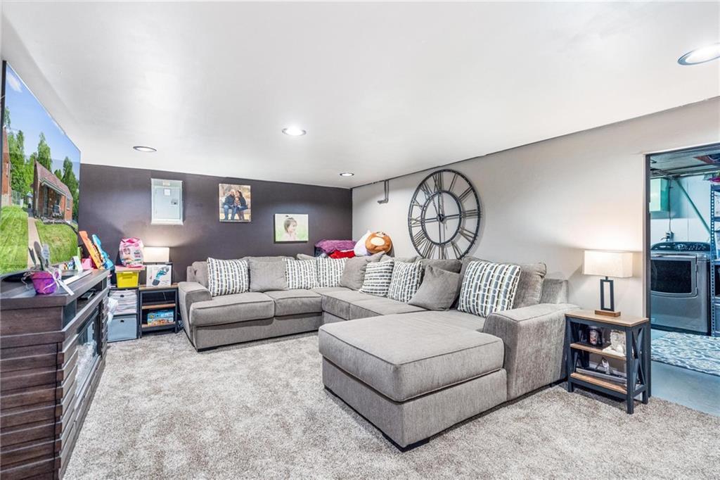 570 River Ridge Road McKeesport, PA 15133 - Photo 16 of 22 Gallery Image 16
