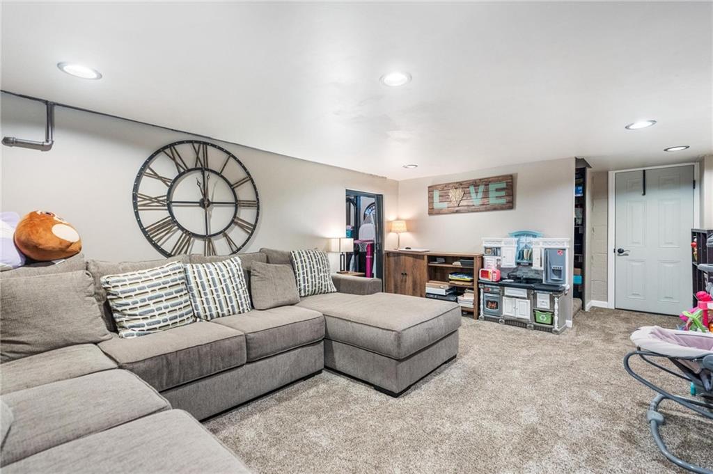 570 River Ridge Road McKeesport, PA 15133 - Photo 17 of 22 Gallery Image 17