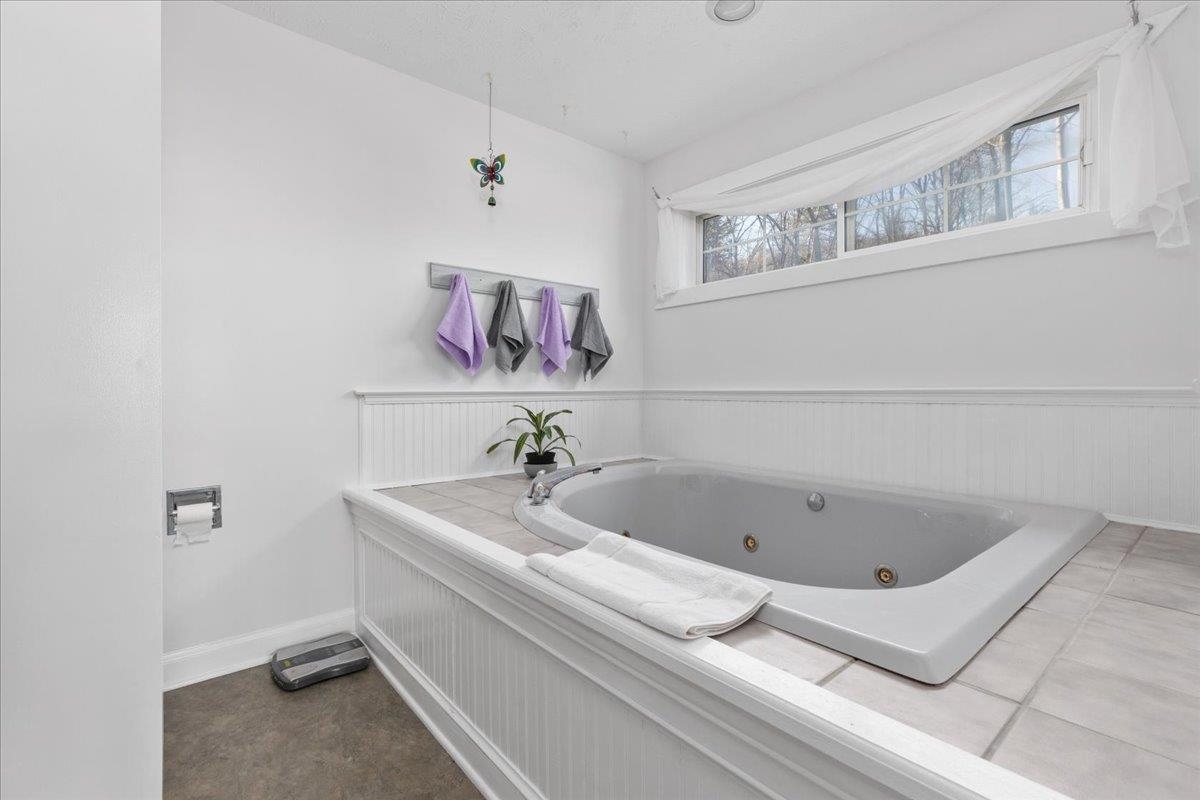 209 Park Ridge Court Front Royal, VA 22630 - Photo 36 of 59 a bathroom with a tub and sink