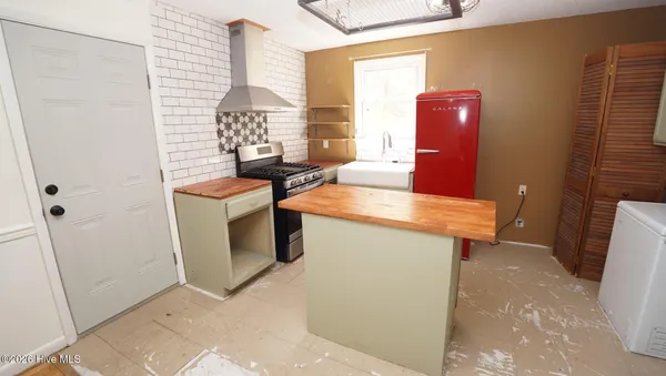 $1,500 | 1008 Hendricks Avenue, Jacksonville, NC 28540