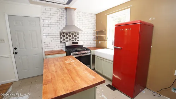 $1,500 | 1008 Hendricks Avenue, Jacksonville, NC 28540