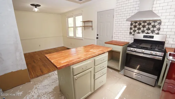 $1,500 | 1008 Hendricks Avenue, Jacksonville, NC 28540