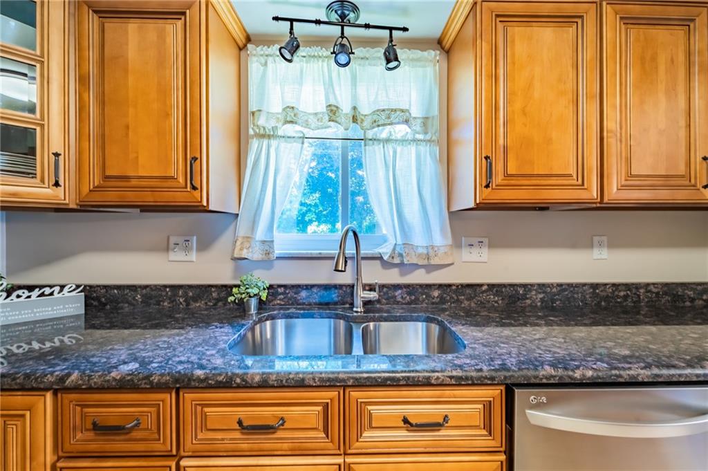 2460 Haymaker Road Monroeville, PA 15146 - Photo 8 of 24 Gallery Image 8