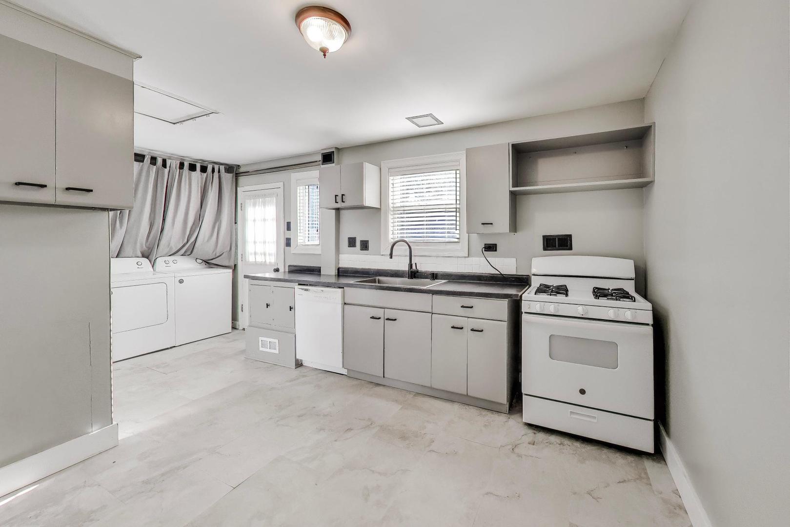 836 East Rockland Road Libertyville, IL 60048 - Photo 5 of 20