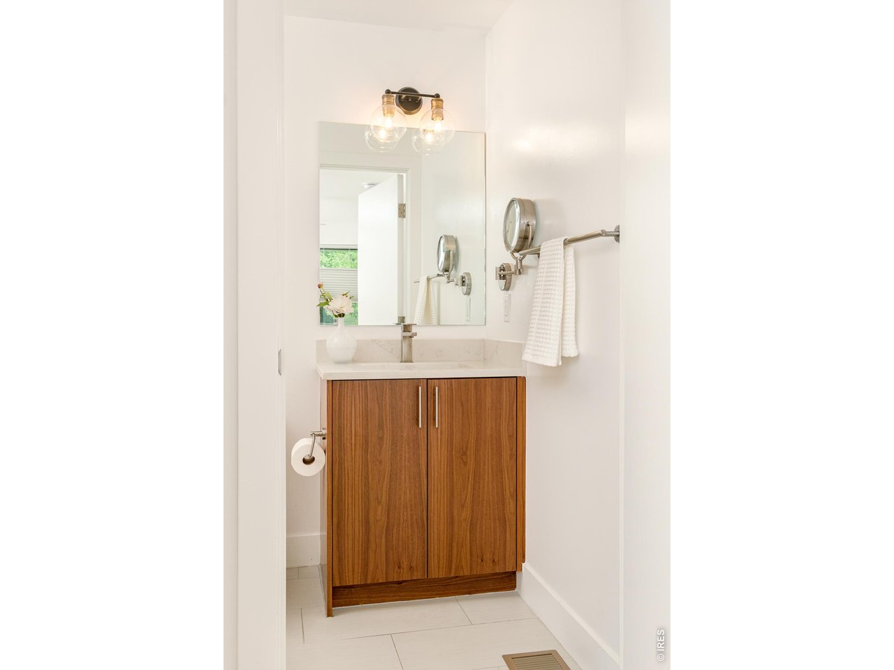 2455 Walnut Street Boulder, CO 80302 - Photo 39 of 46 Ground floor full bath