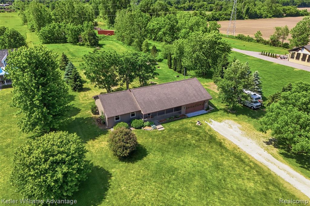 48053 Harris Road Belleville, MI 48111 - Photo 2 of 37