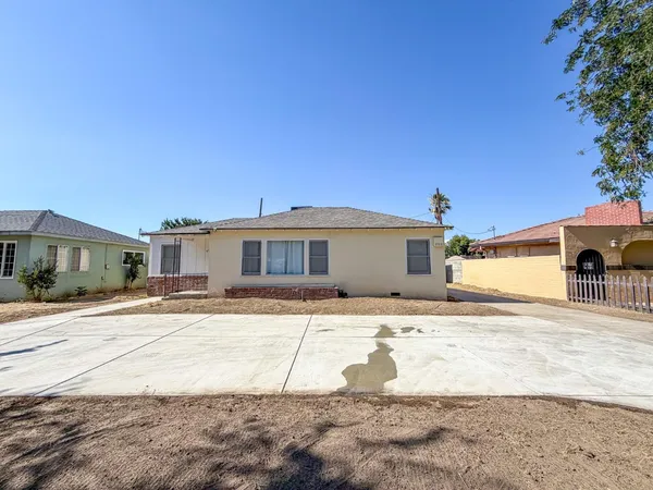 $299,900 | 519 North N Place, Tulare, CA 93274