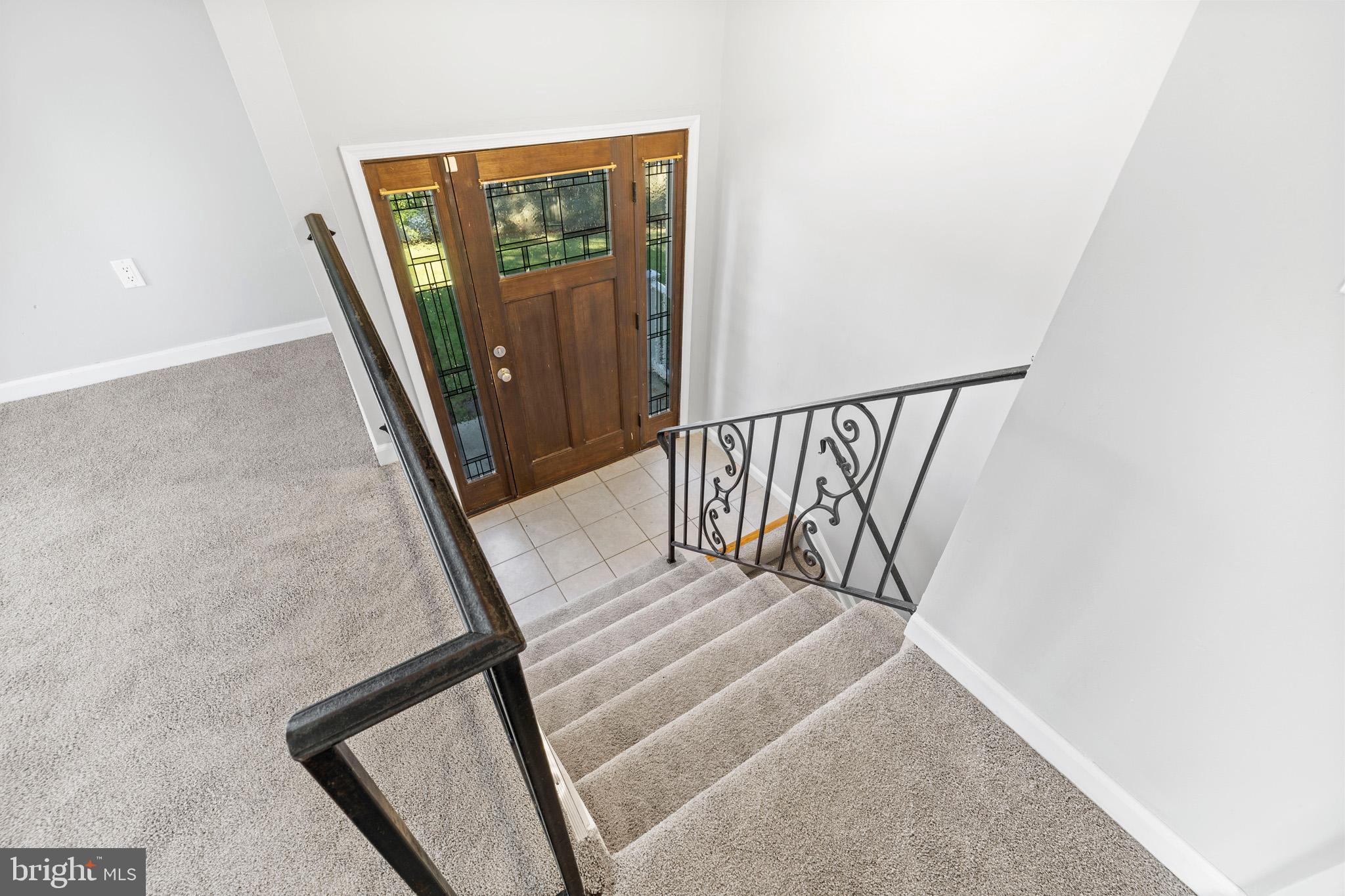 1602 Hilltop Road Edgewater, MD 21037 - Photo 3 of 31