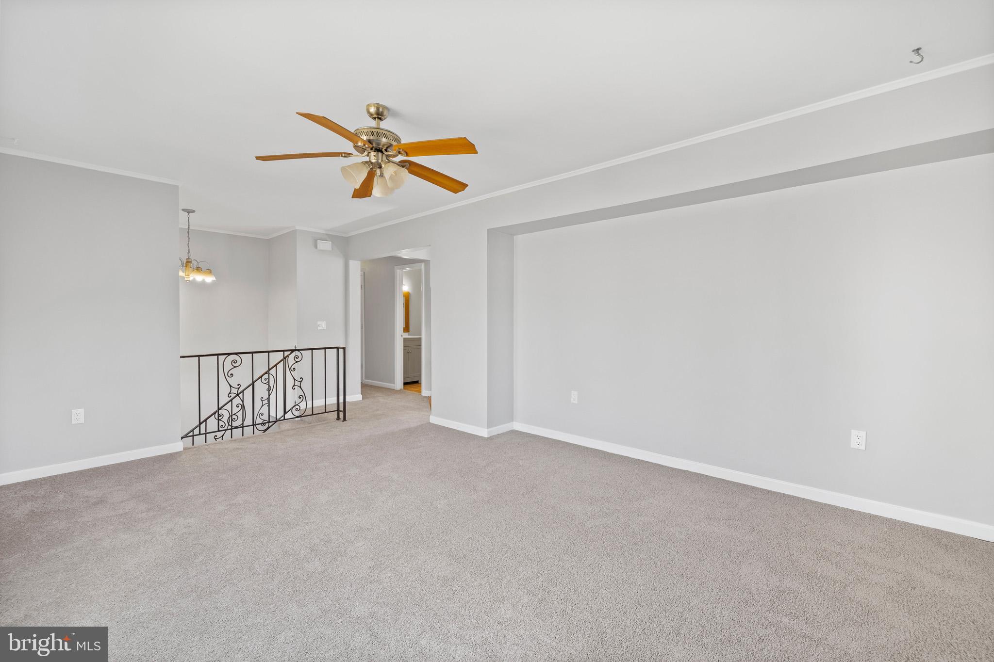 1602 Hilltop Road Edgewater, MD 21037 - Photo 5 of 31 LIVING ROOM