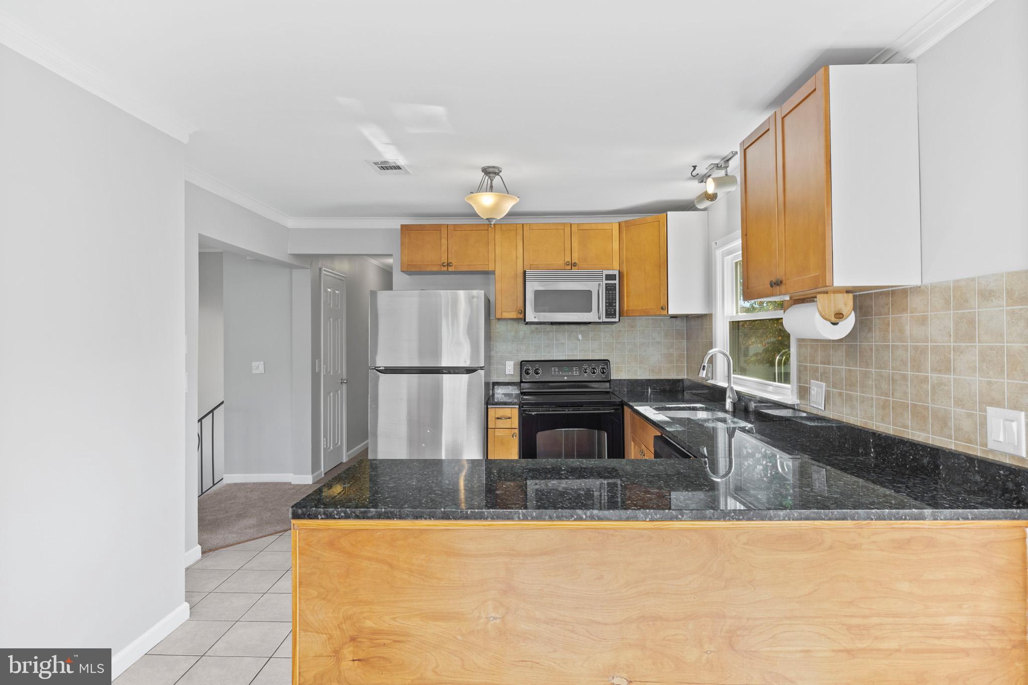 1602 Hilltop Road Edgewater, MD 21037 - Photo 10 of 31