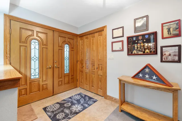 $399,500 | 1001 West Fairfield Court, Glendale, WI 53217