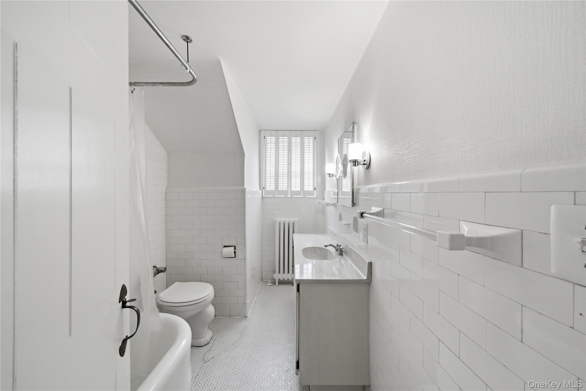 255 Manor Road Queens, NY 11363 - Photo 25 of 44 Gallery Image 25