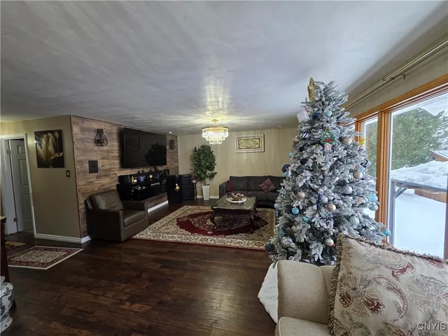 $429,999 | 140 Cross Street, Whitestown, NY 13495