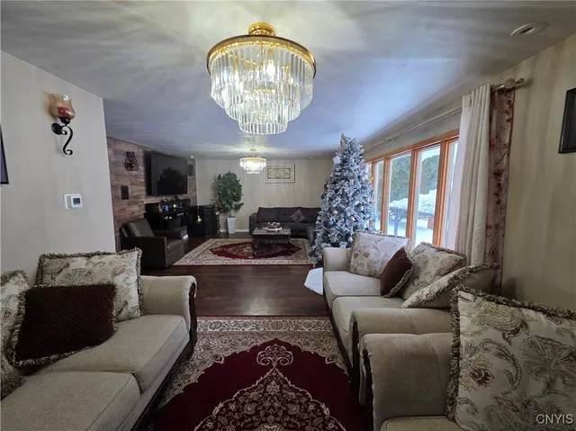 $429,999 | 140 Cross Street, Whitestown, NY 13495