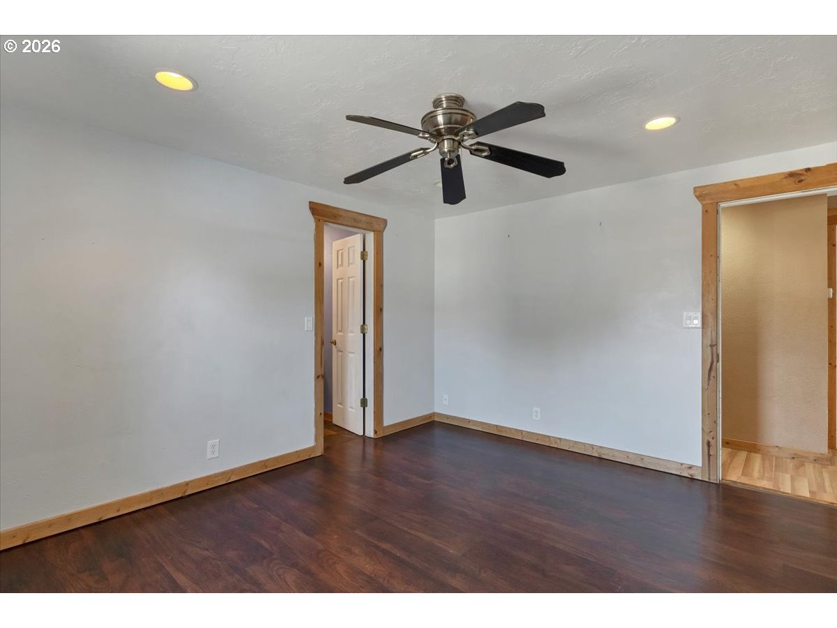 4335 Lone Oak Road Southeast Salem, OR 97302 - Photo 17 of 35