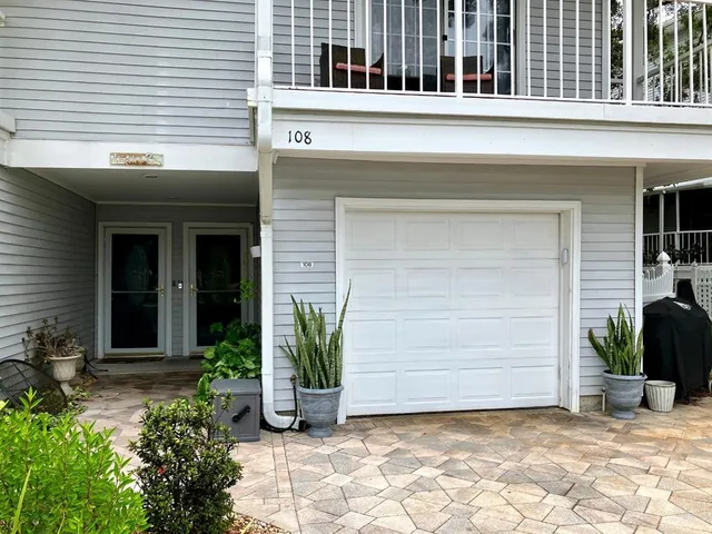 $395,000 | 2015 Vista Del Sol Circle, Unit 108, Lutz, FL 33558